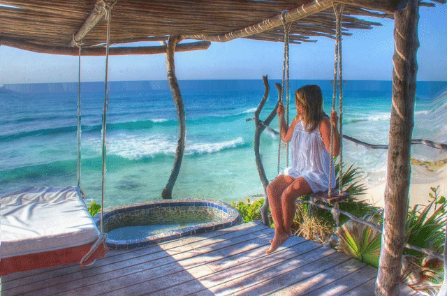 Paula Tulum swing (640px, 30fps)